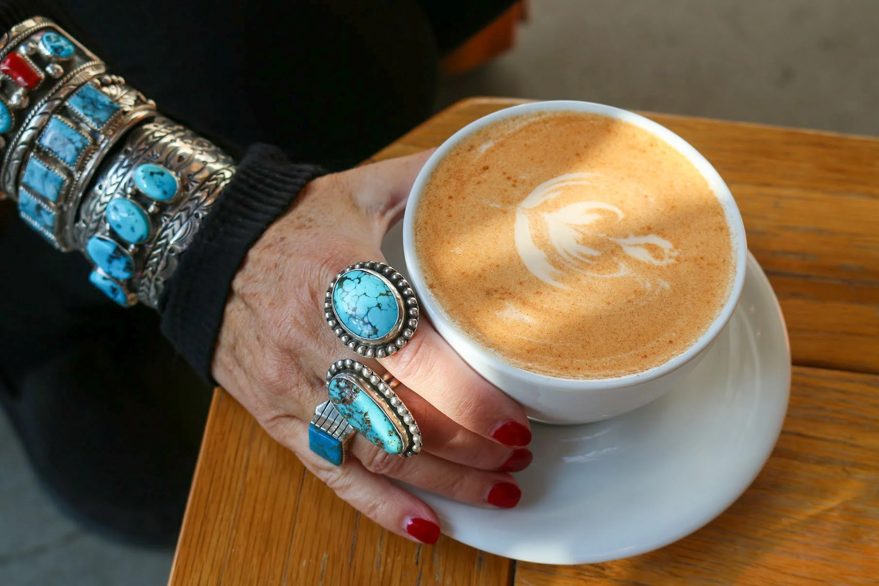 Handcrafted Kingman turquoise ring with sterling silver setting